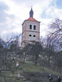 Barokní zvonice postavená na místě bývalé dřevěné