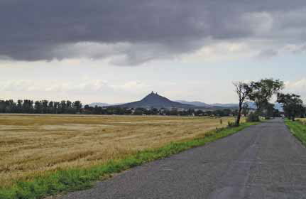 Panorama středověkého hradu Házmburk